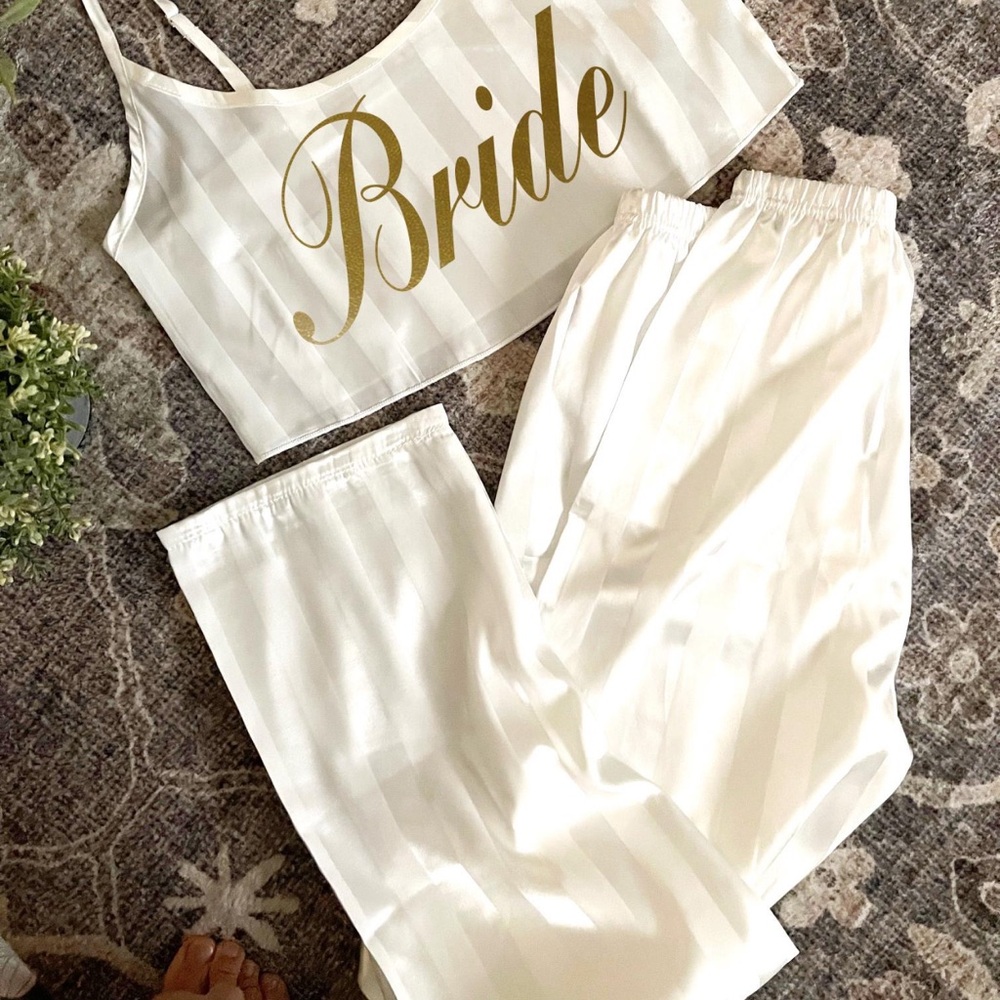Elegant White Bride Sleepwear Set